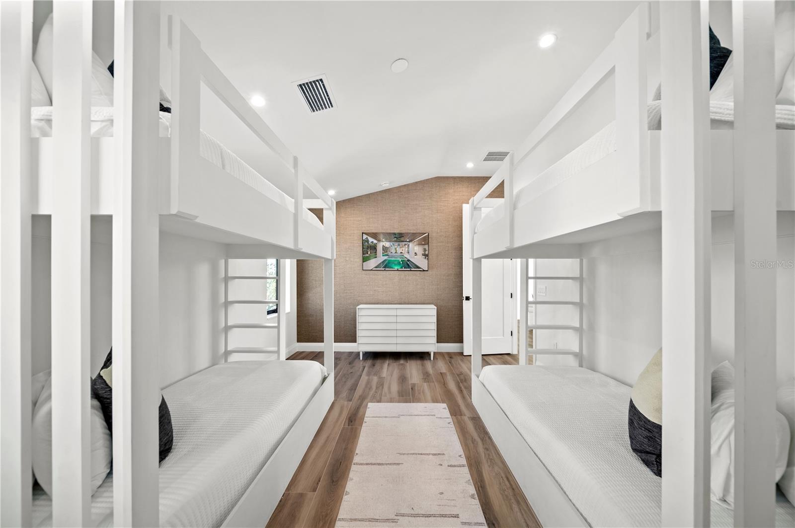 A4635010 Property Photo
