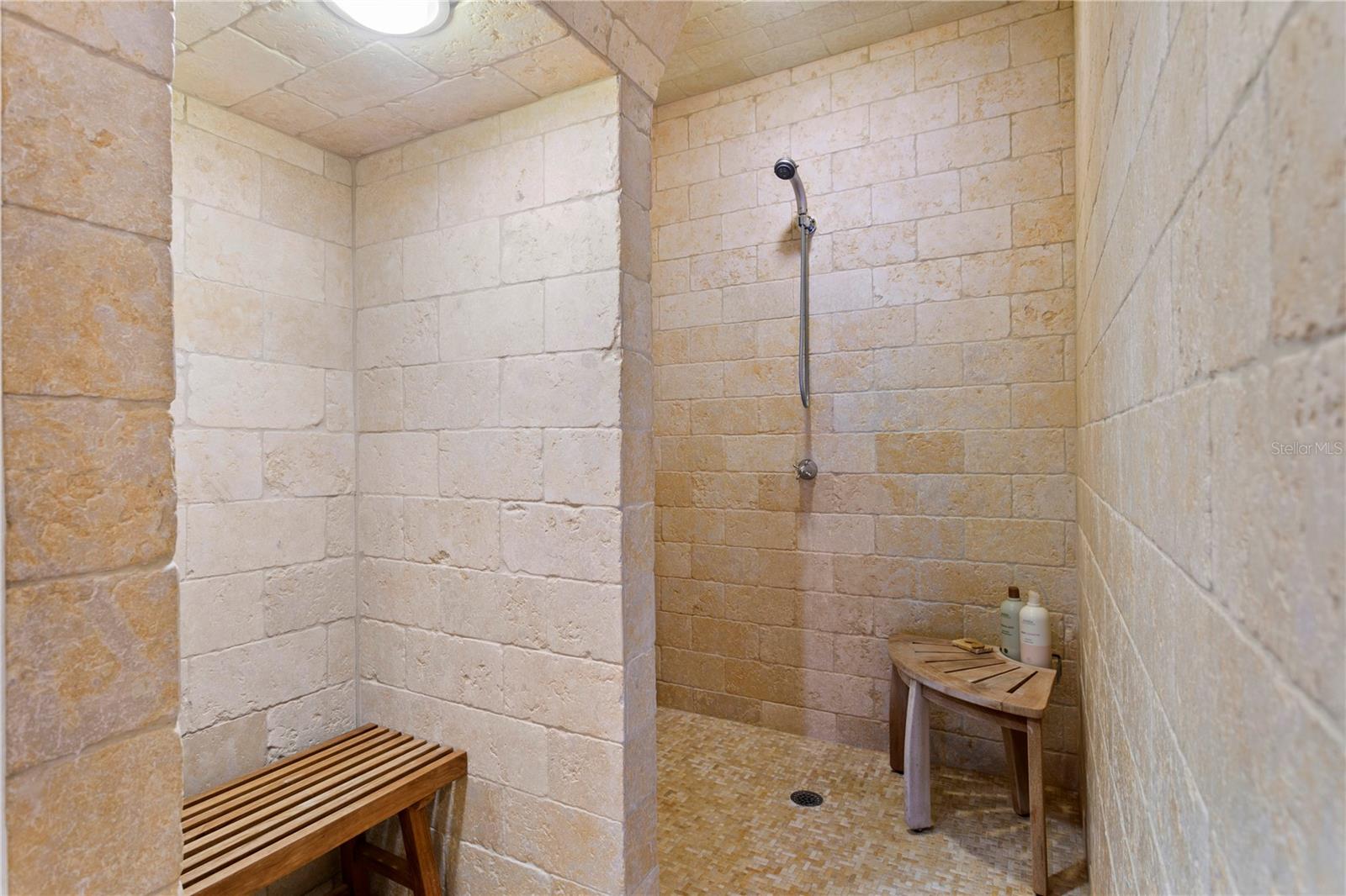 TB8336934 Property Photo