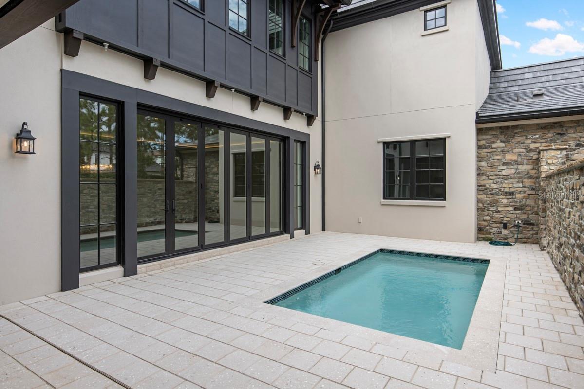 O6276187 Property Photo