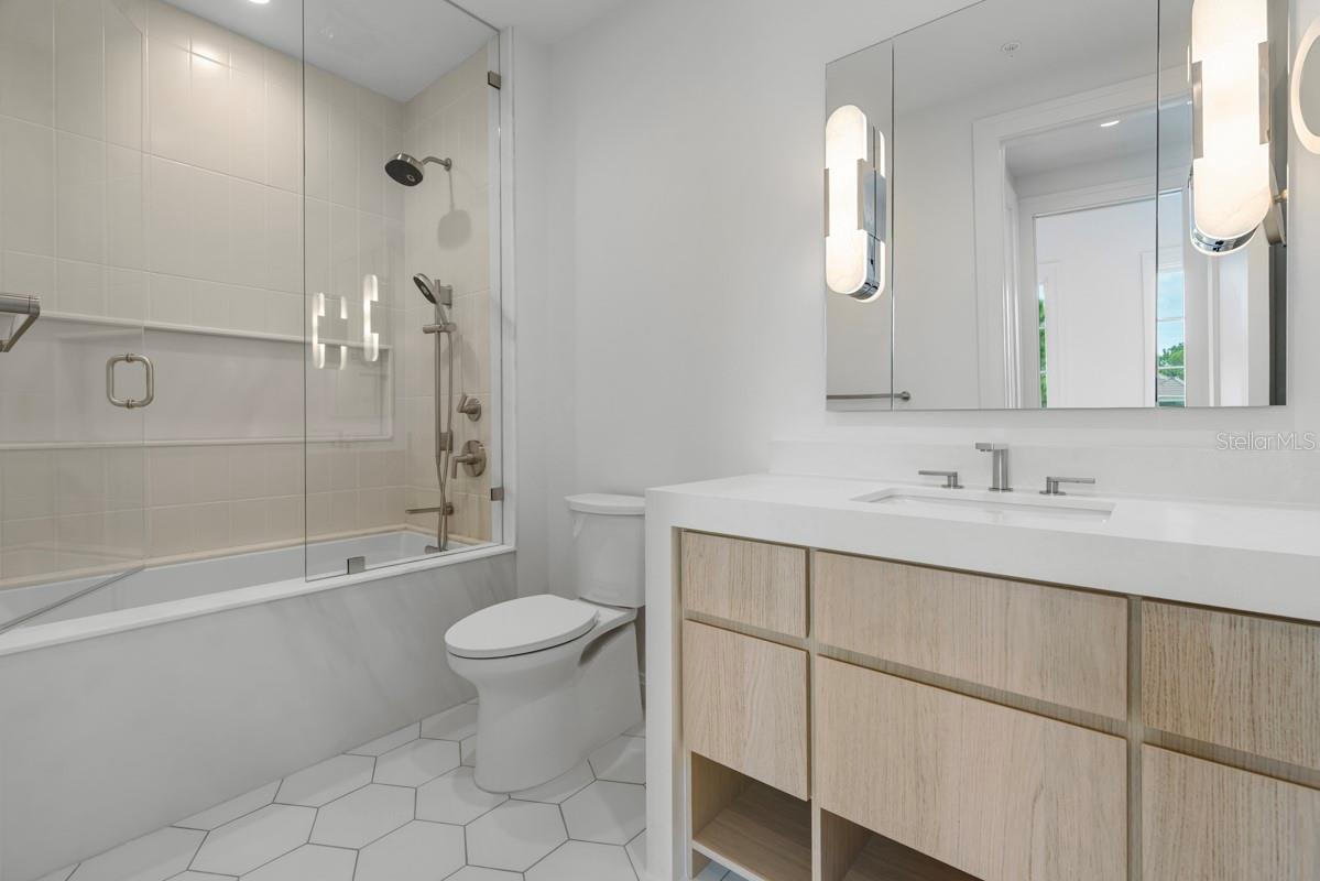 O6276187 Property Photo