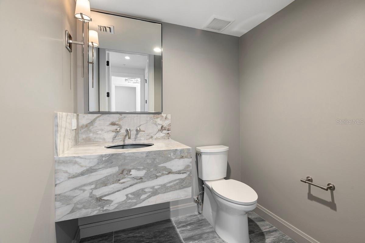 O6276187 Property Photo