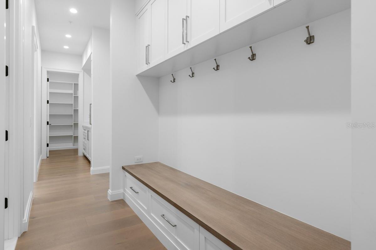 O6276187 Property Photo