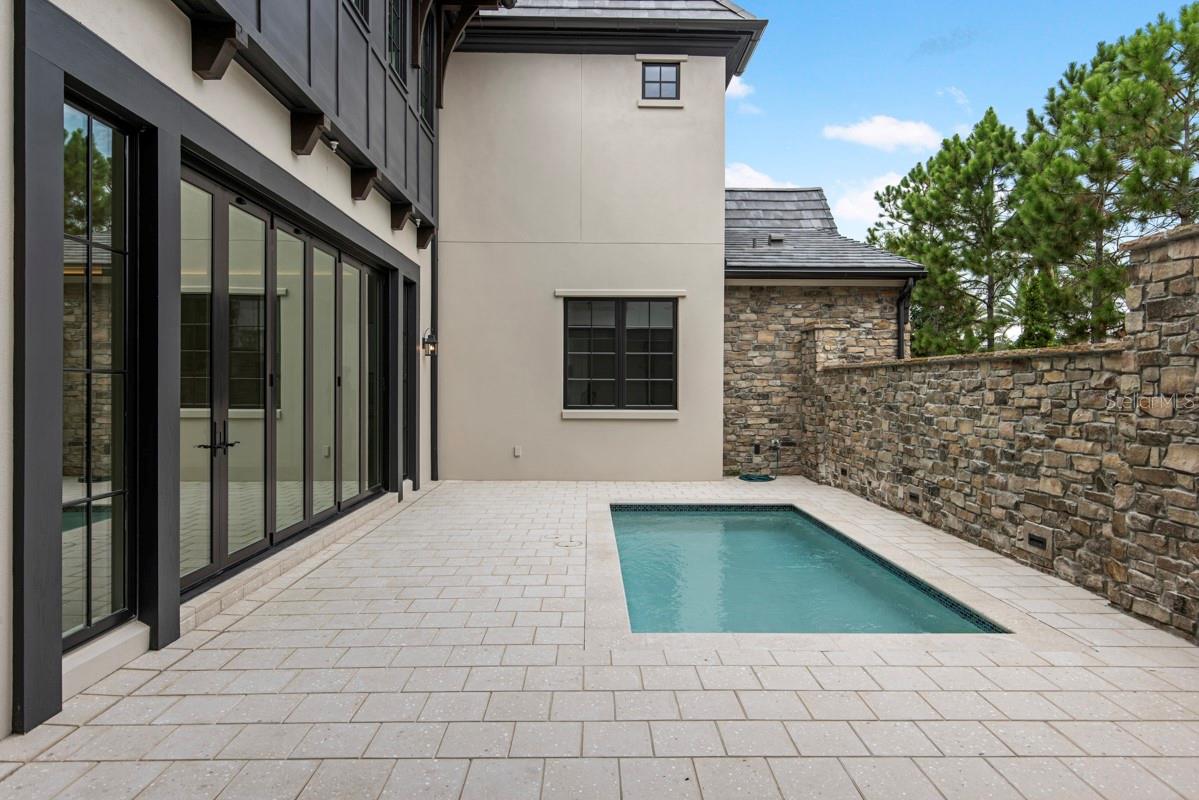 O6276187 Property Photo