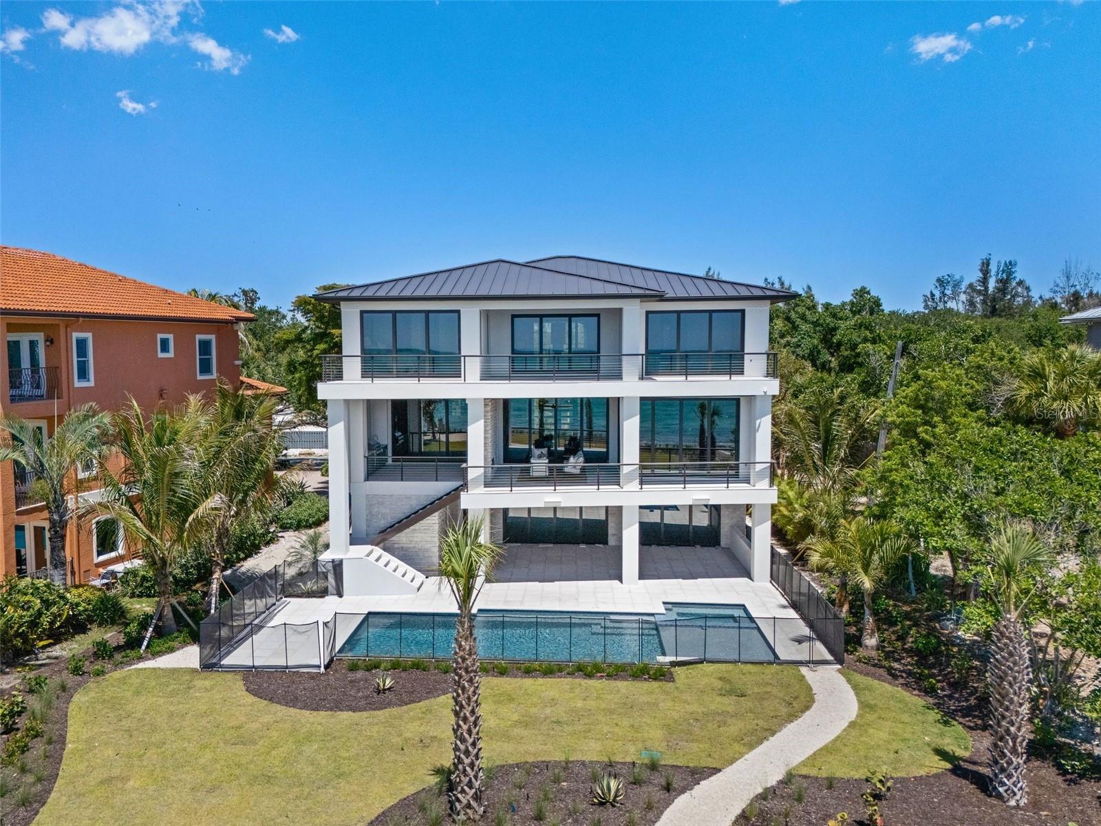 A4643281 Property Photo