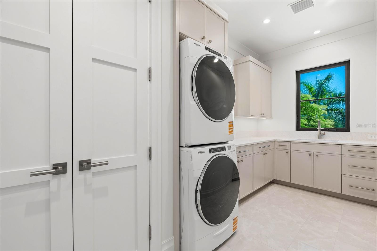 A4643281 Property Photo