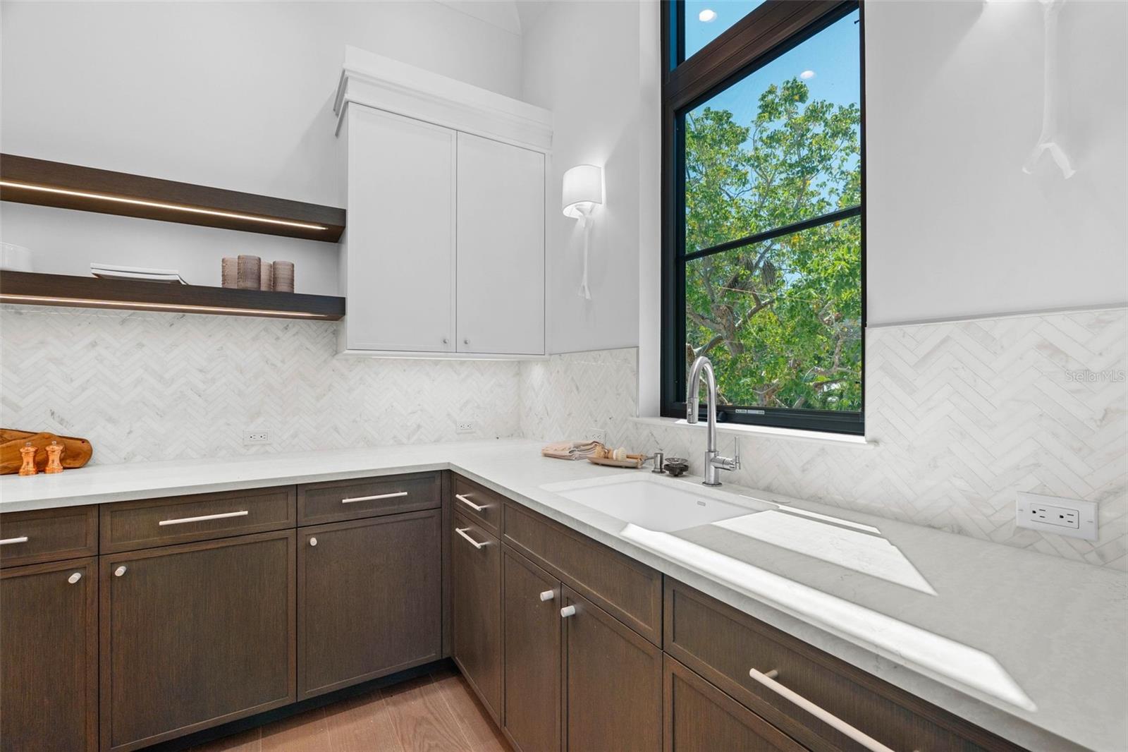A4643281 Property Photo