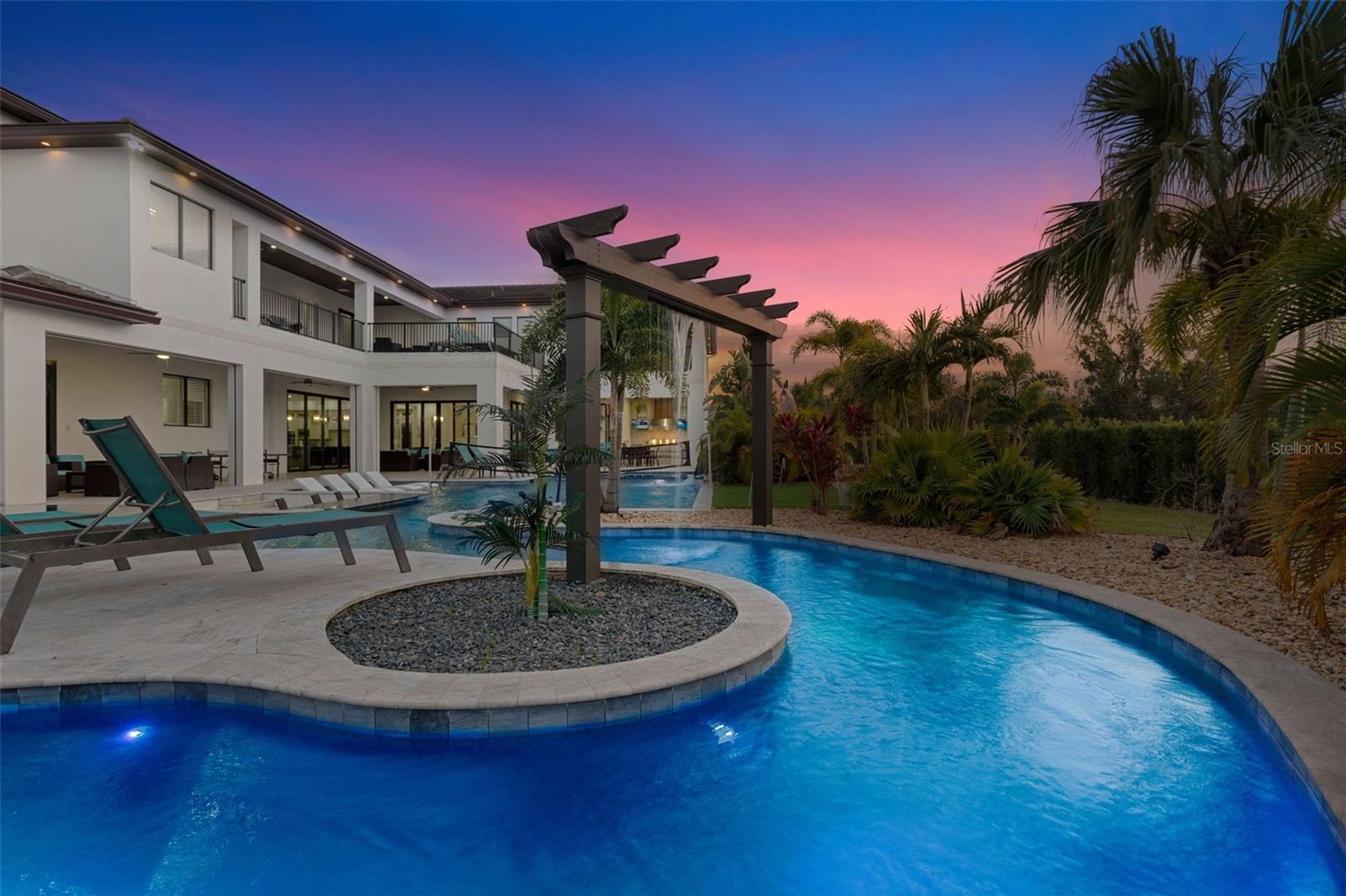 O6288561 Property Photo