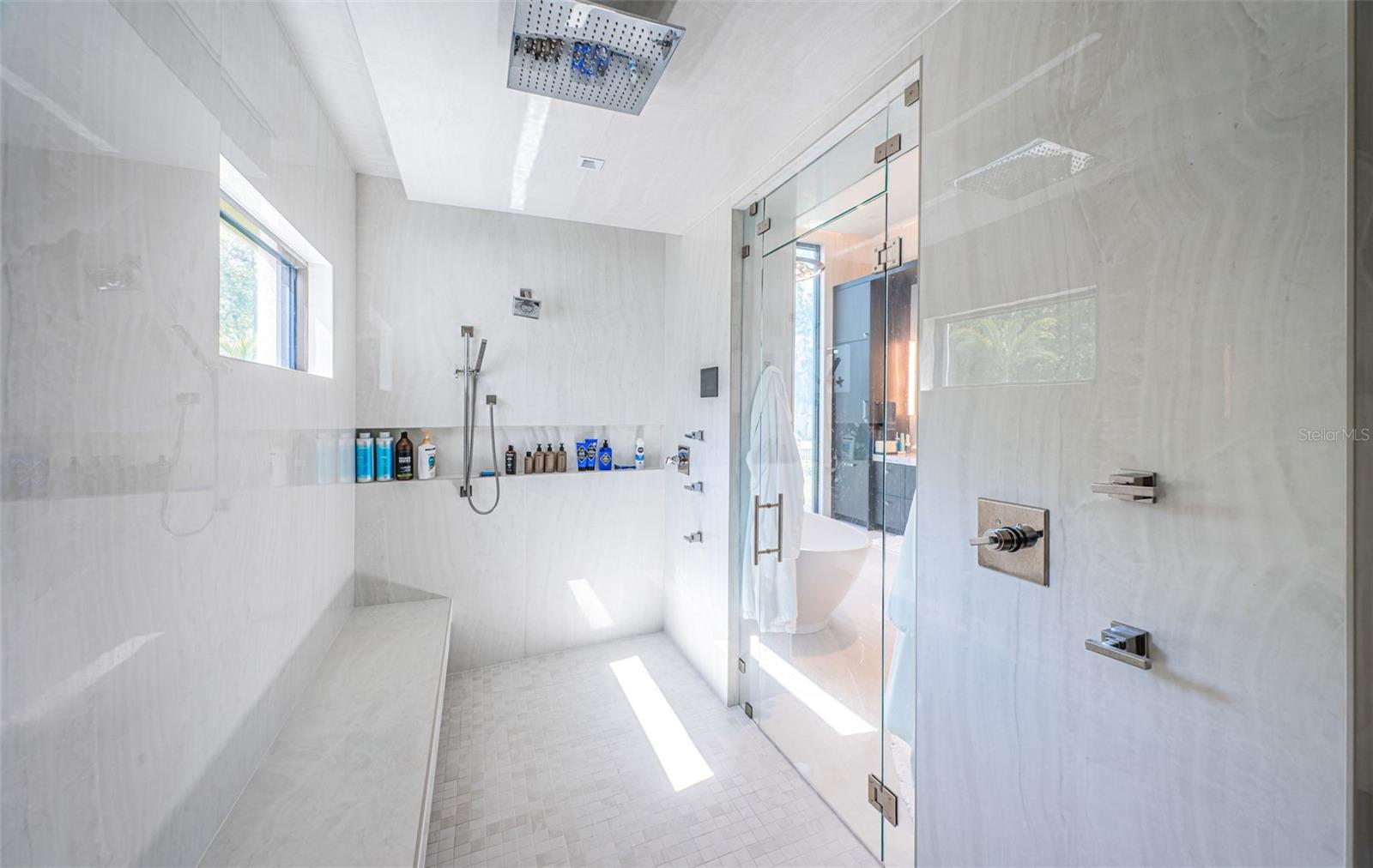 W7874108 Property Photo