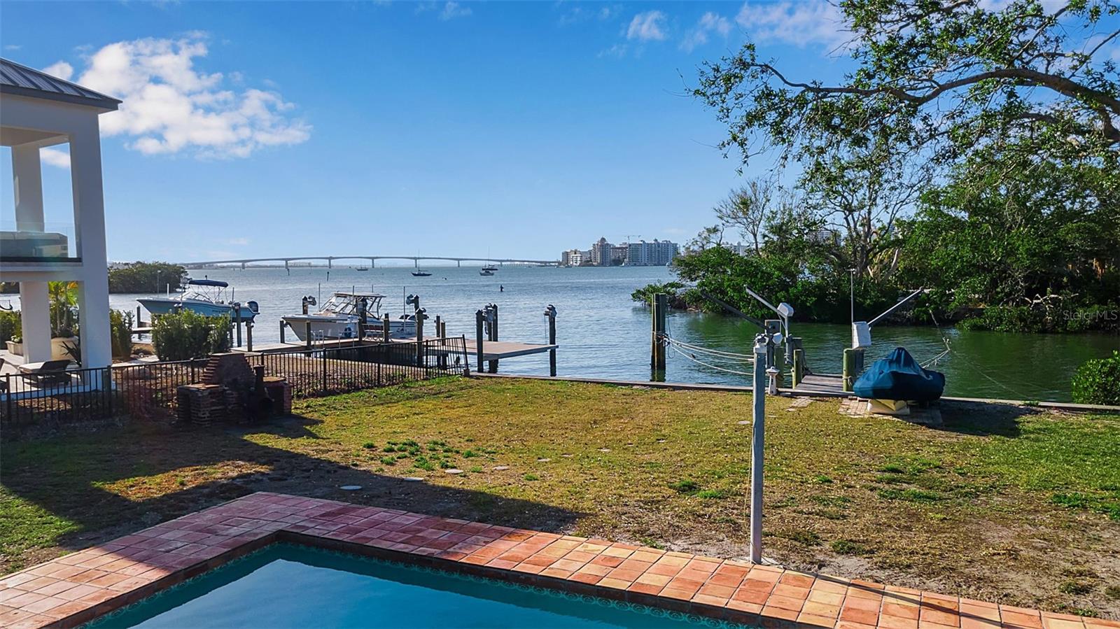 A4647998 Property Photo