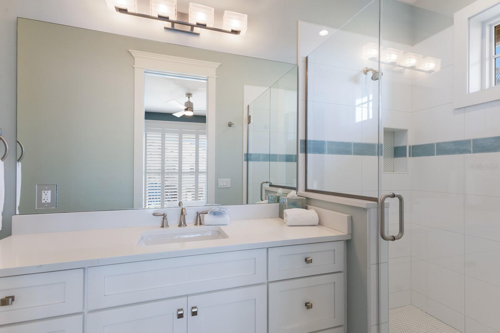 A4649861 Property Photo