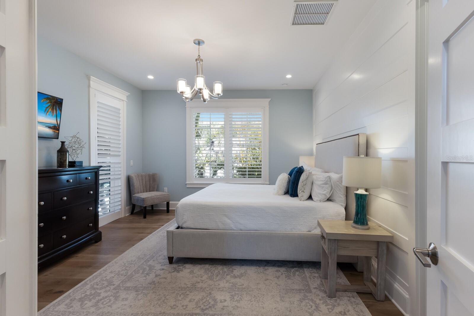 A4649861 Property Photo