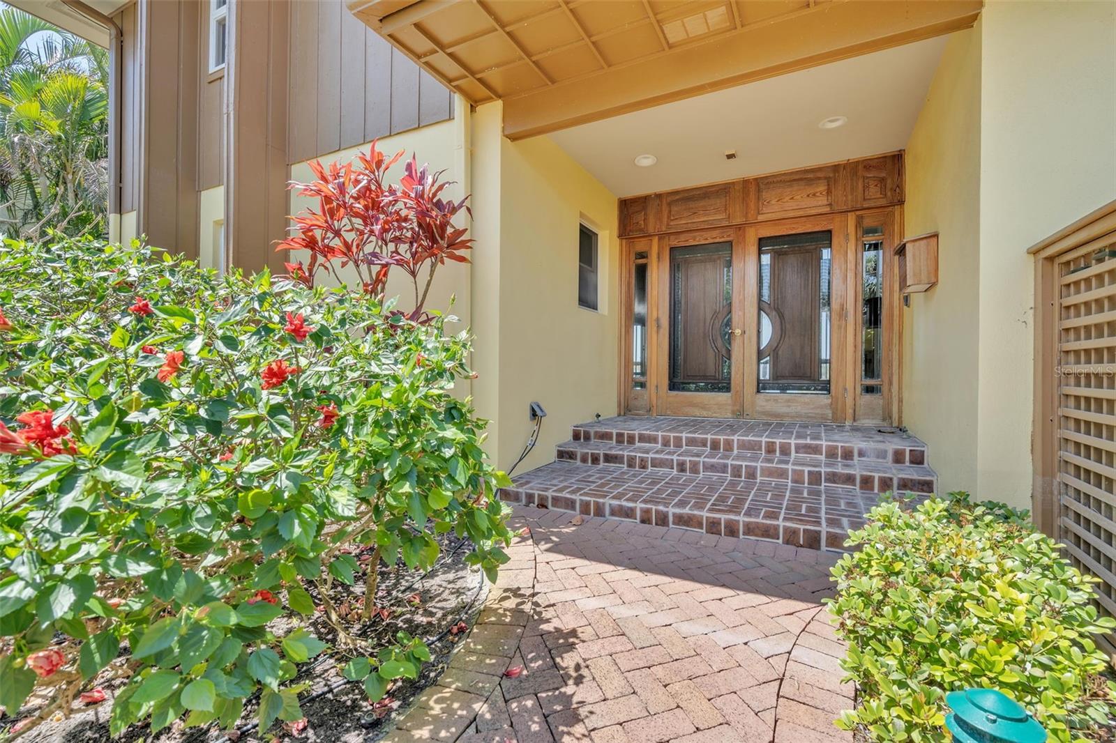 TB8377994 Property Photo