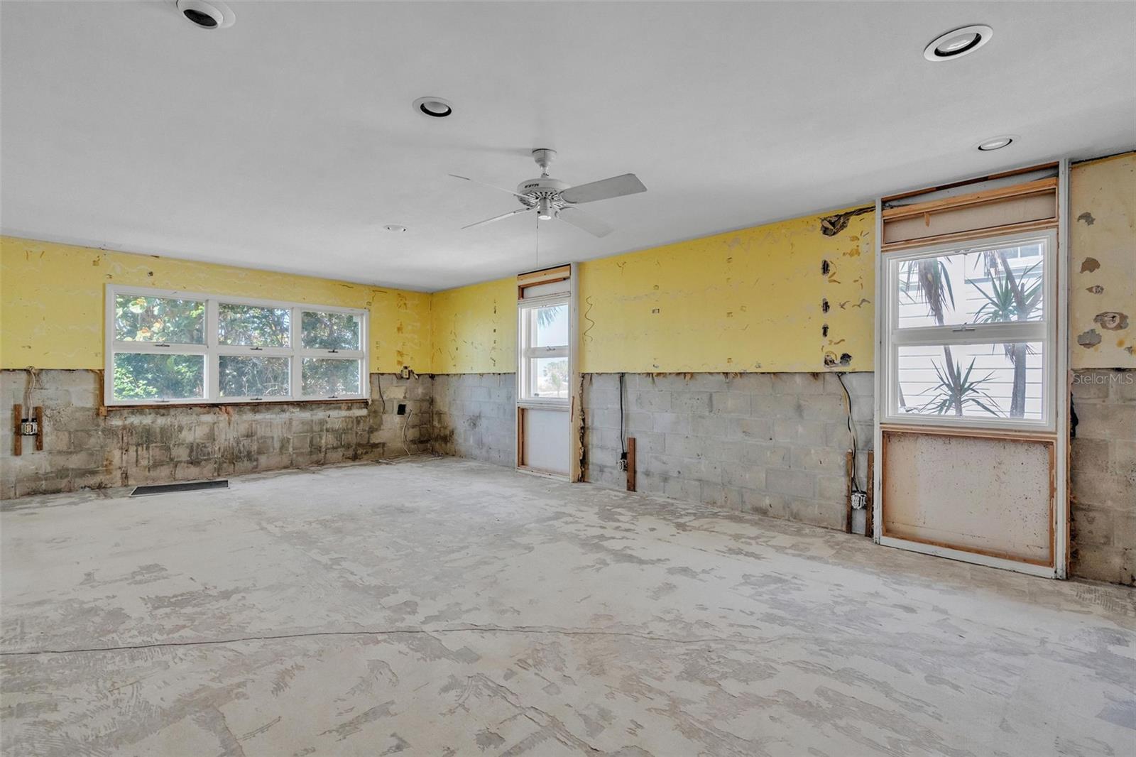 TB8377994 Property Photo