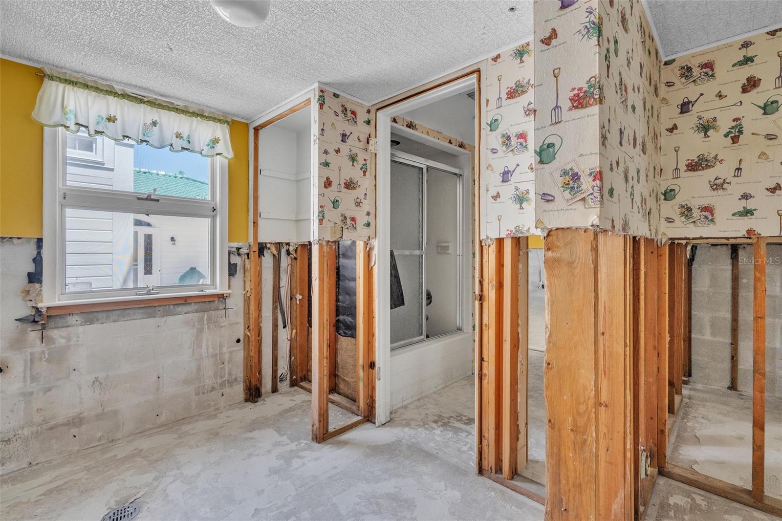 TB8377994 Property Photo