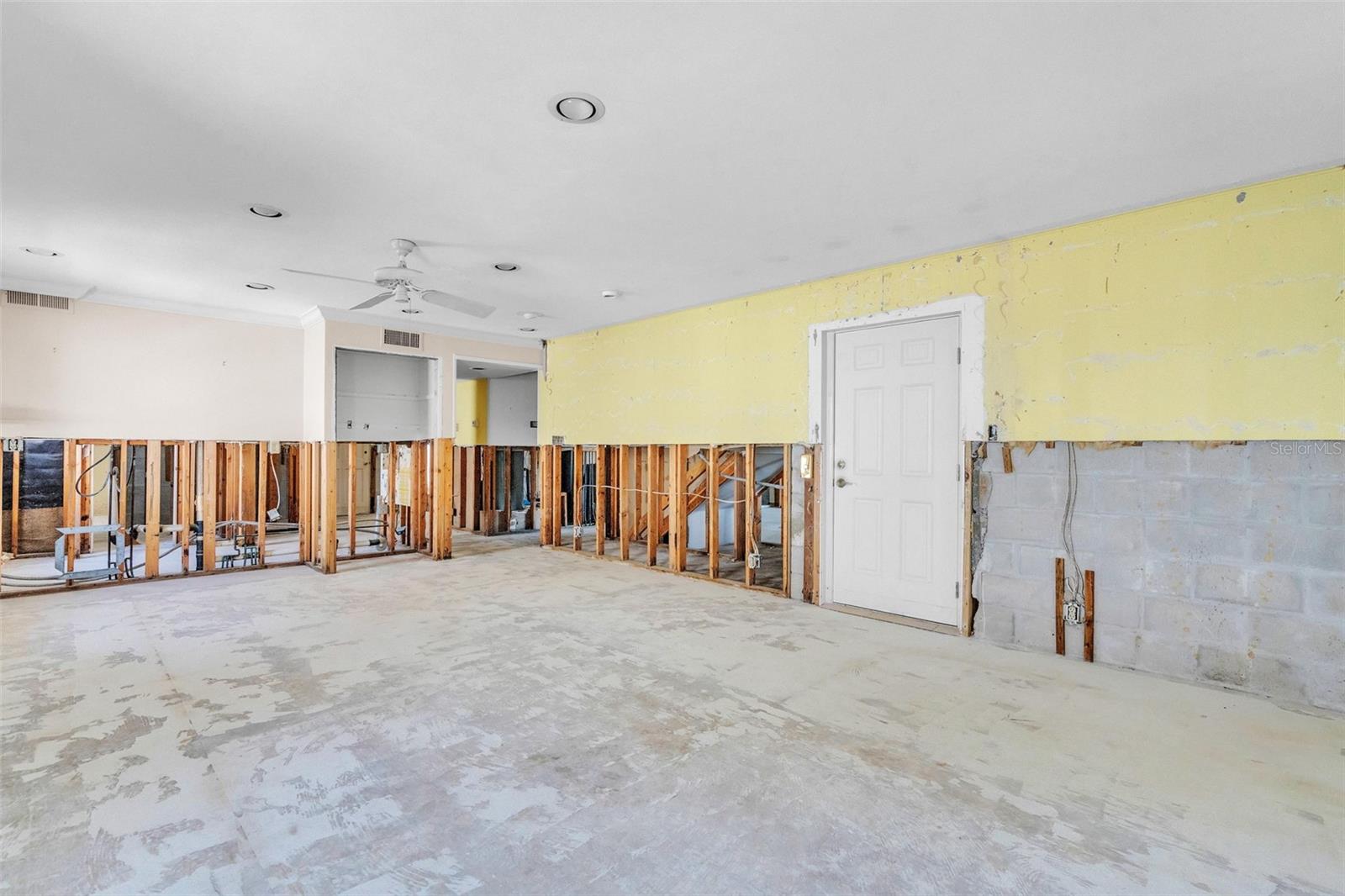 TB8377994 Property Photo