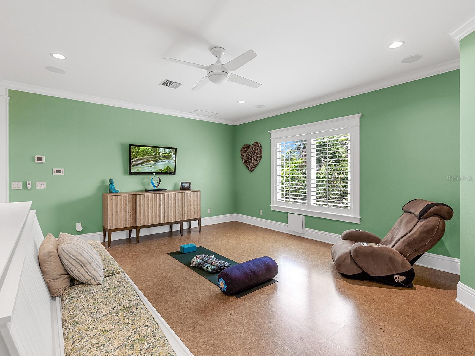 A4651663 Property Photo
