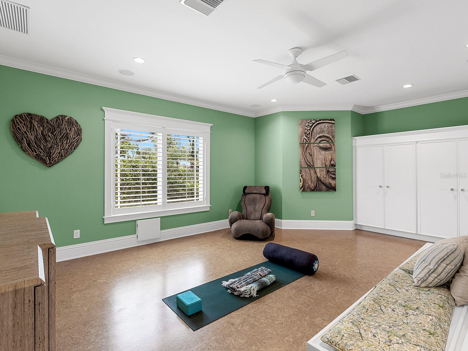 A4651663 Property Photo