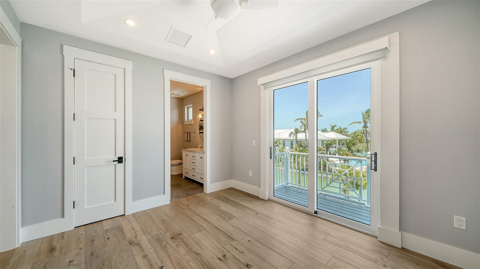 A4653251 Property Photo