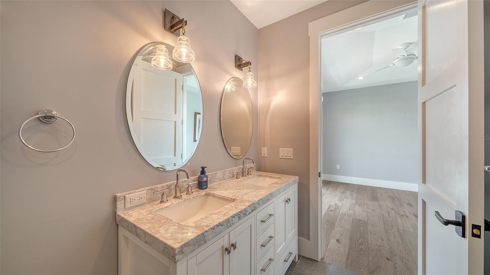 A4653251 Property Photo