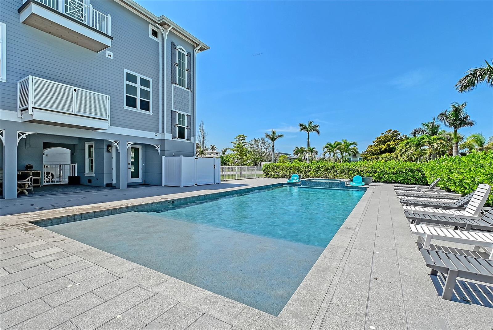 A4653251 Property Photo