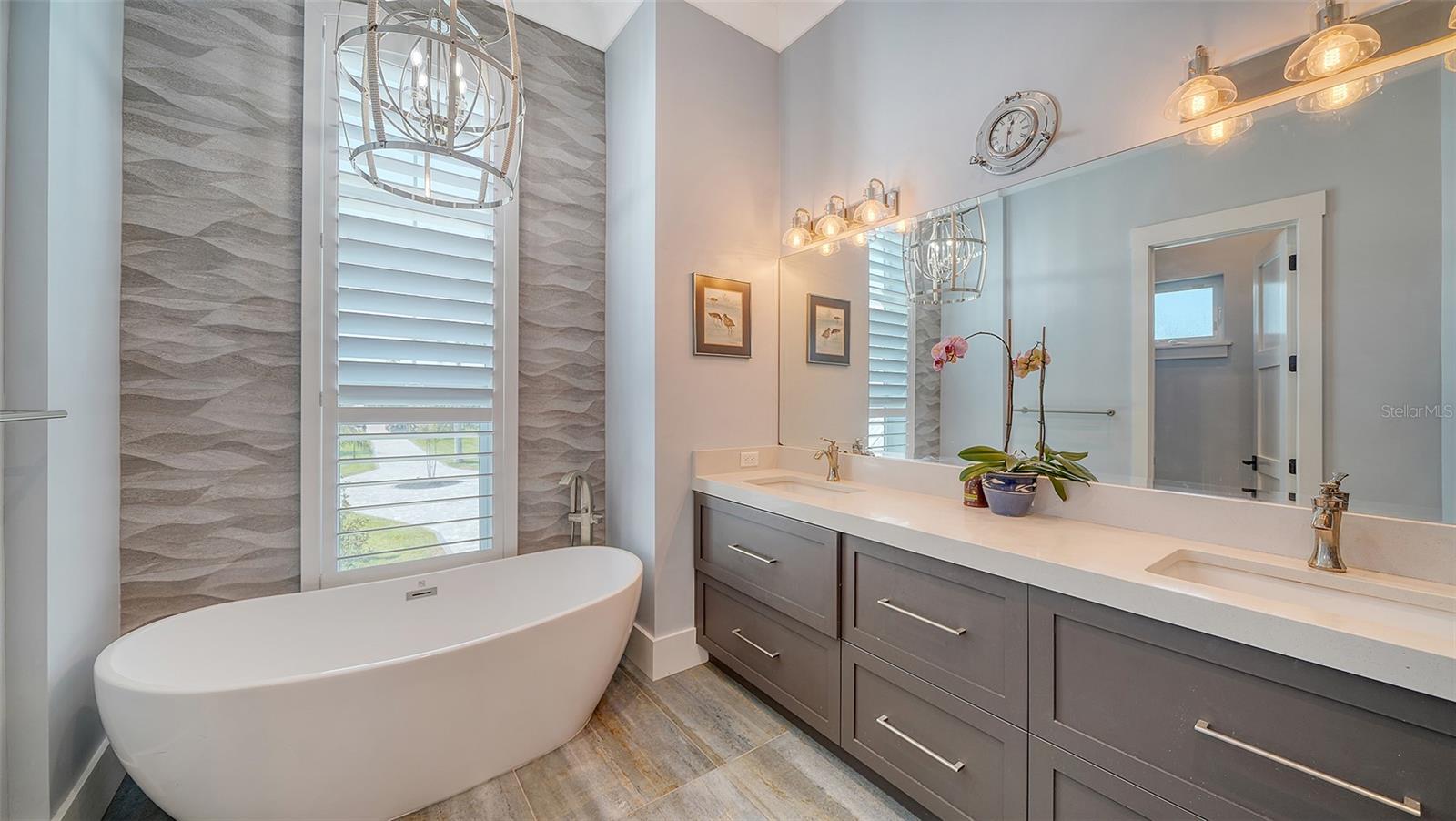 A4653251 Property Photo