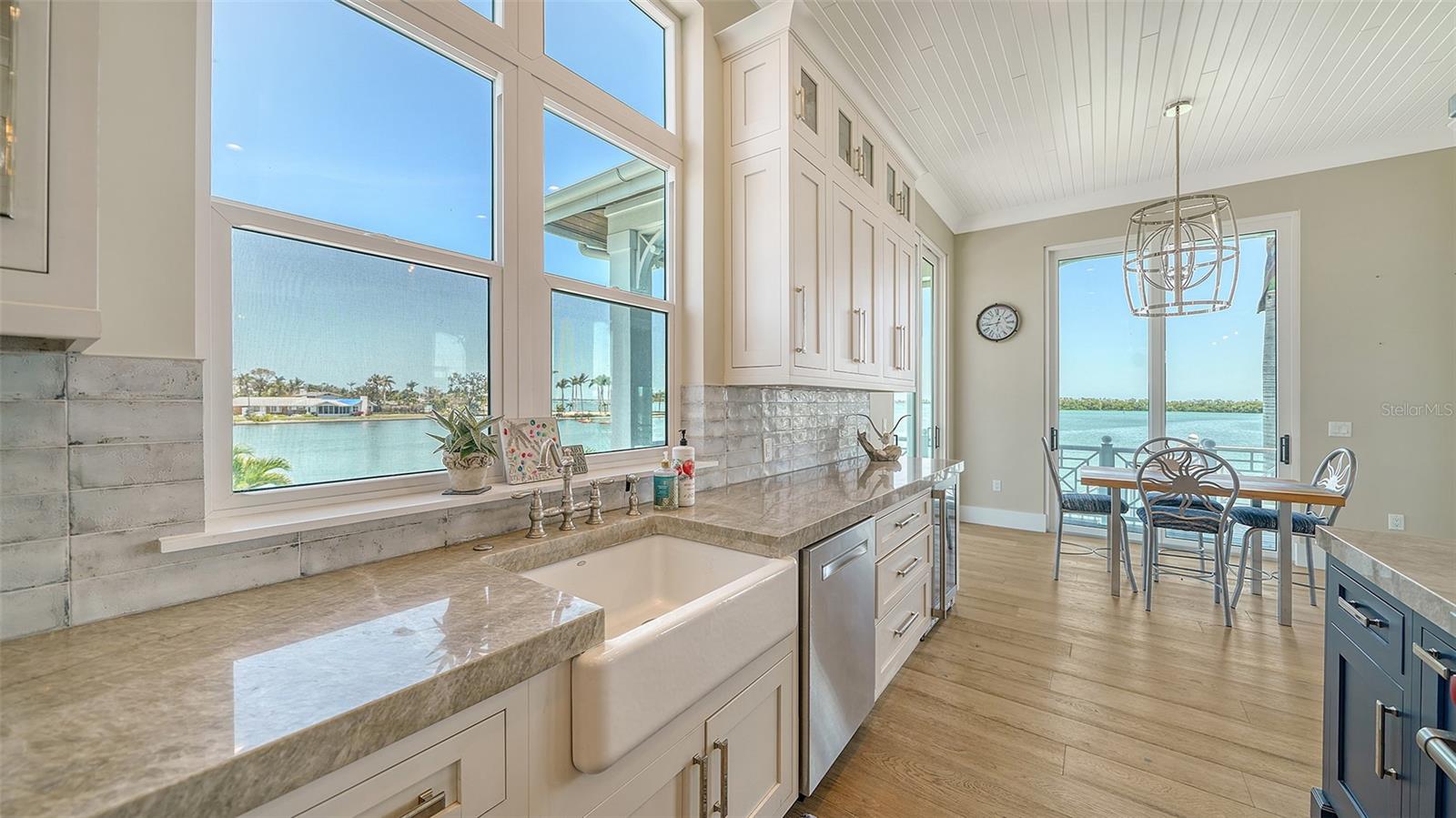 A4653251 Property Photo