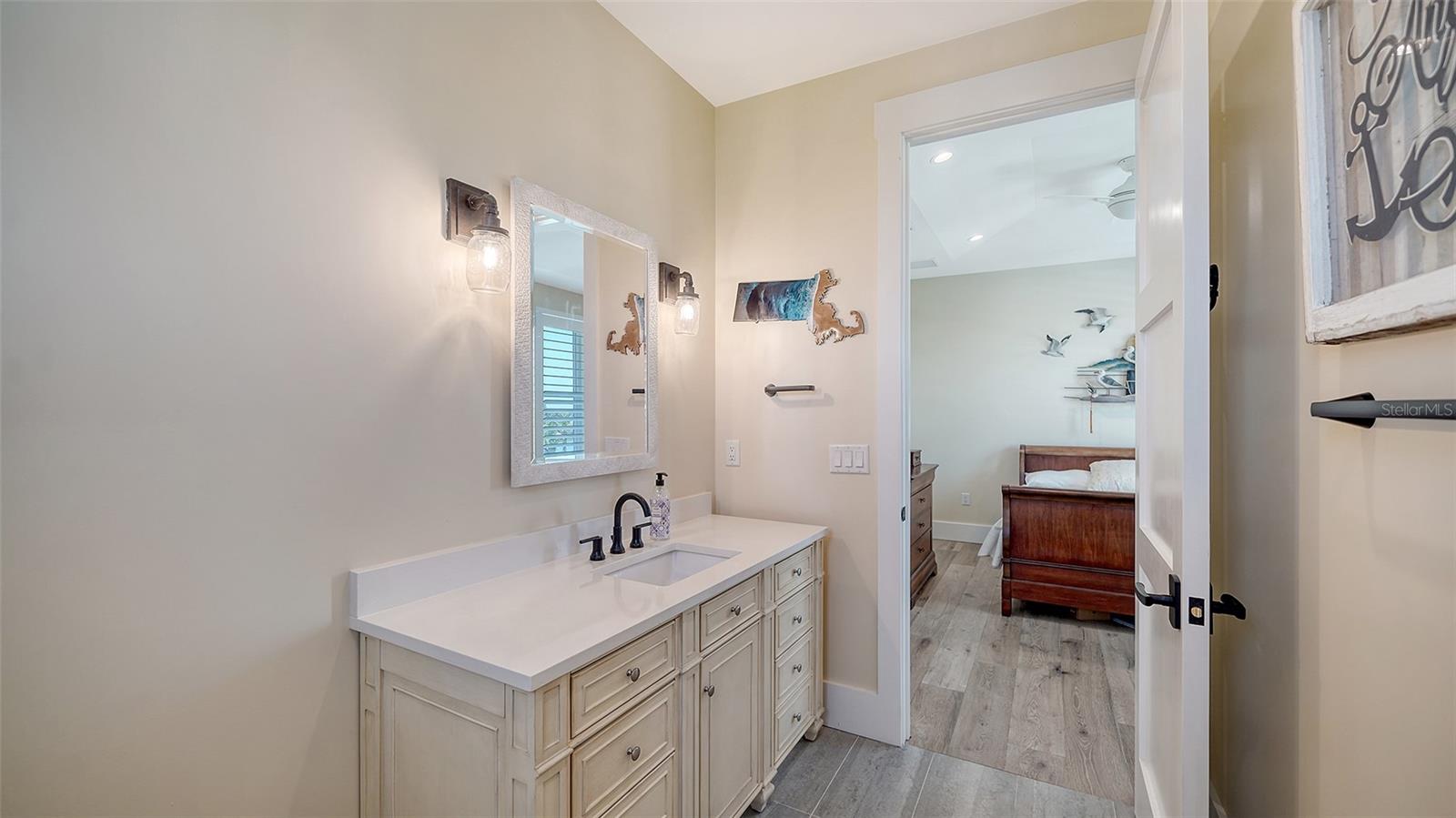 A4653251 Property Photo