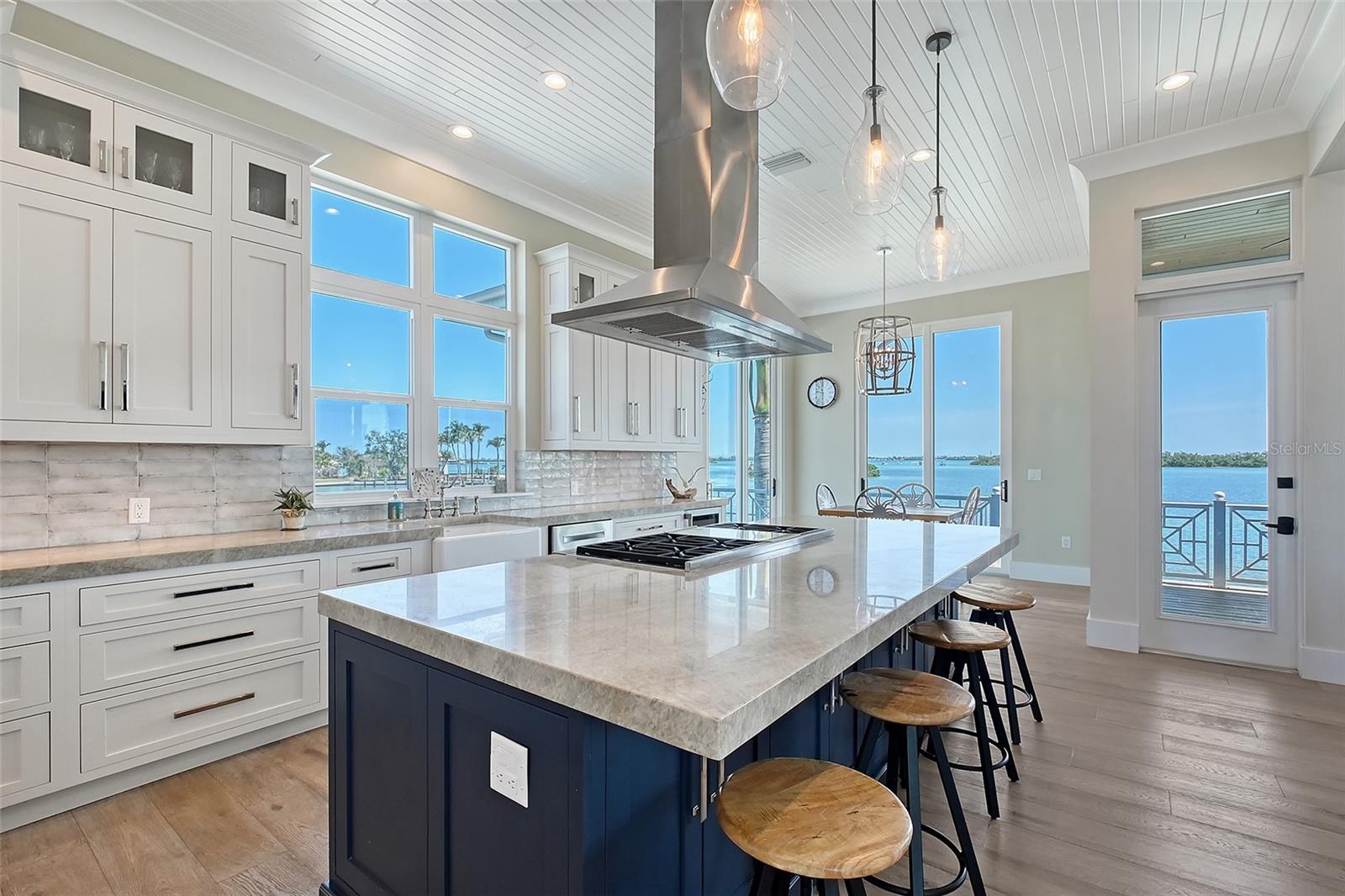 A4653251 Property Photo