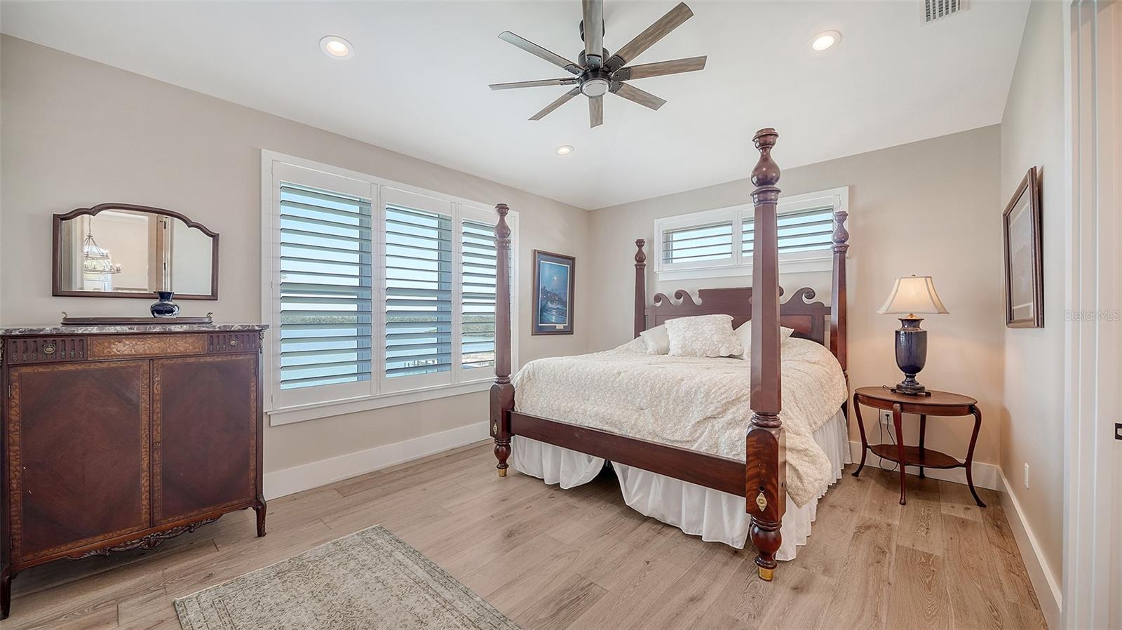 A4653251 Property Photo