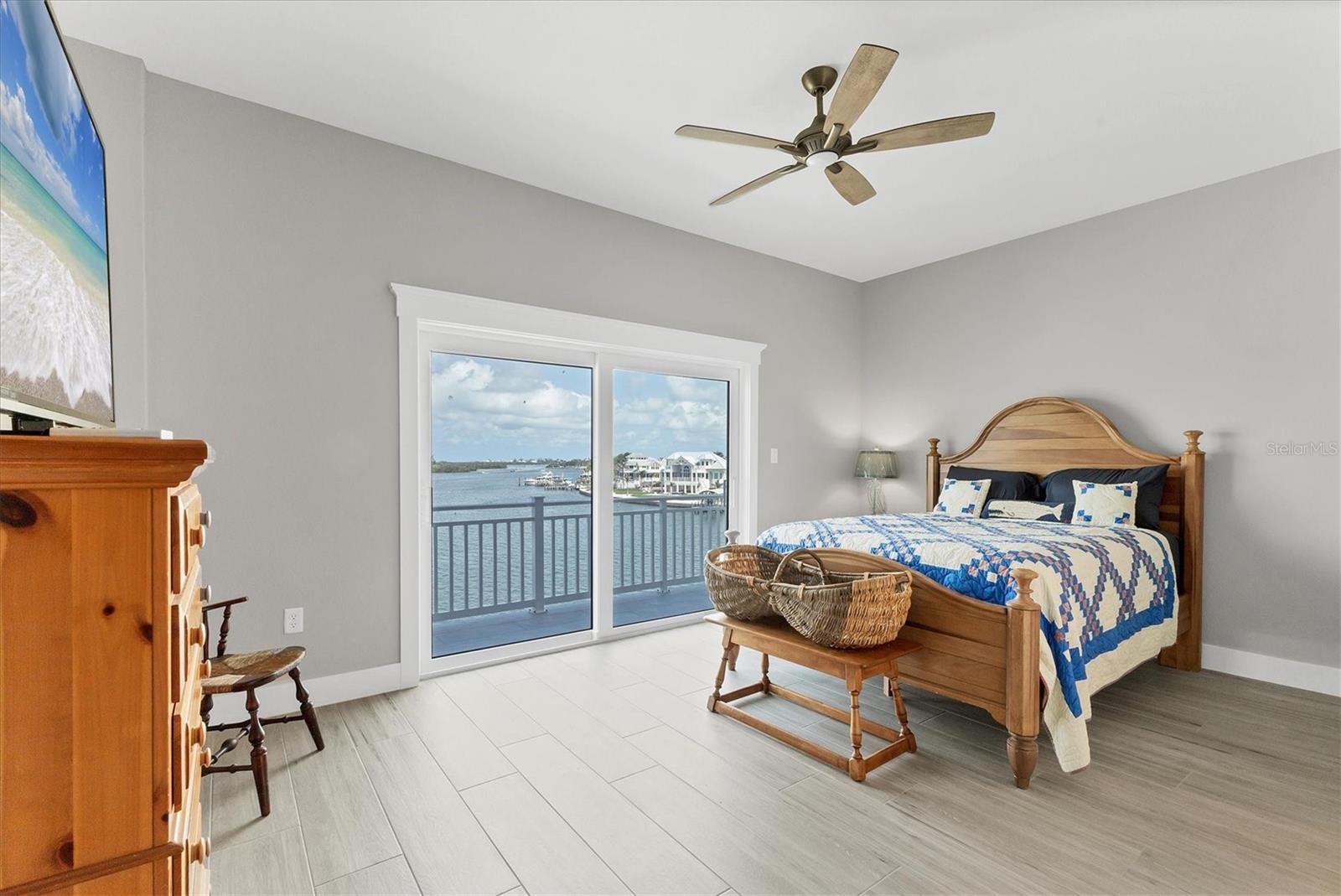 D6142467 Property Photo