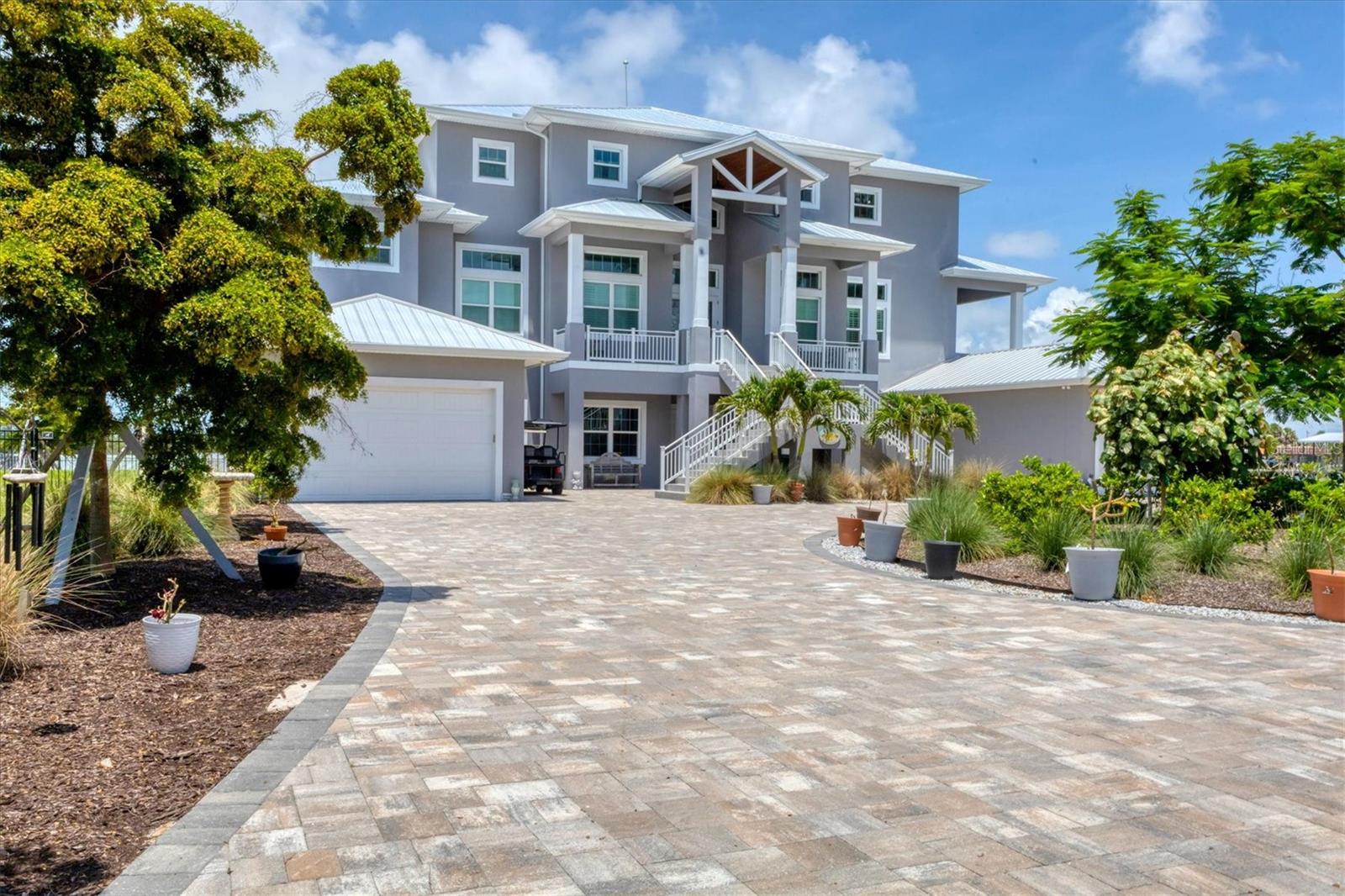 D6142467 Property Photo
