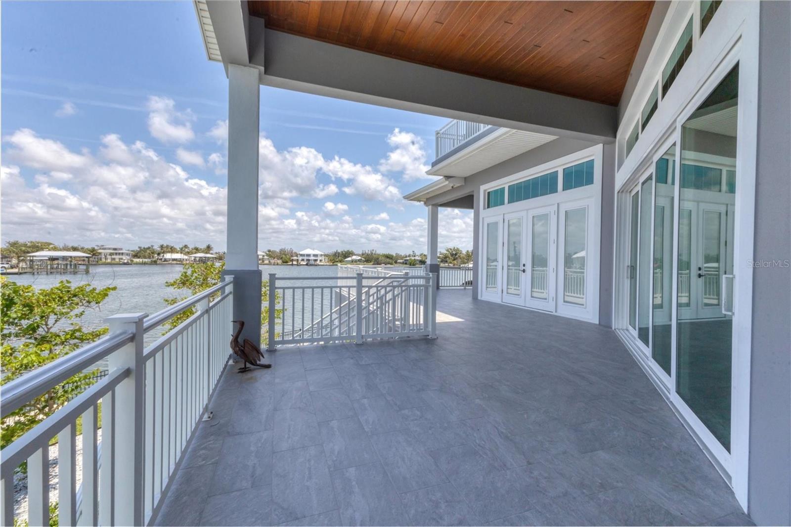 D6142467 Property Photo