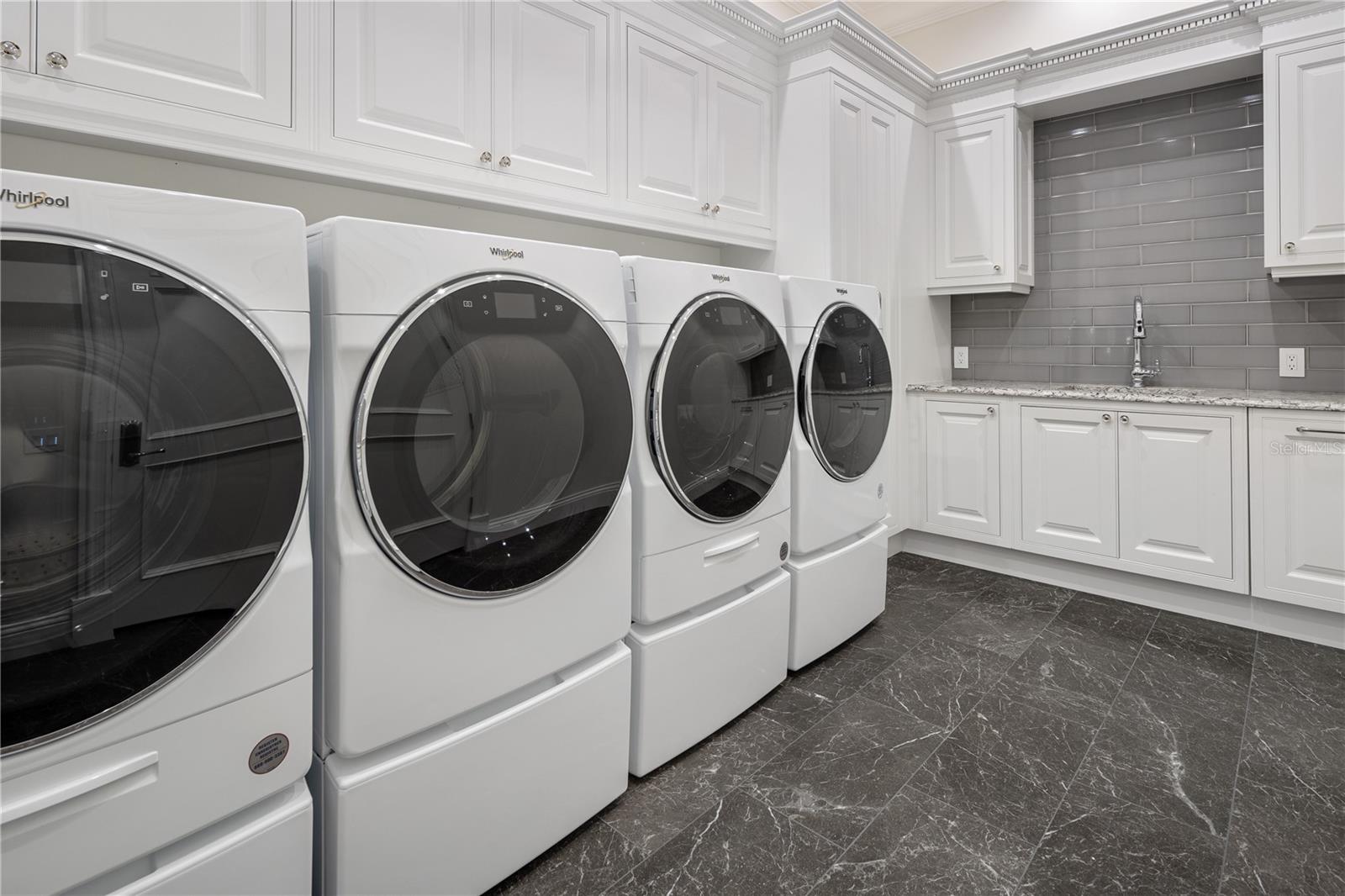 A4654743 Property Photo