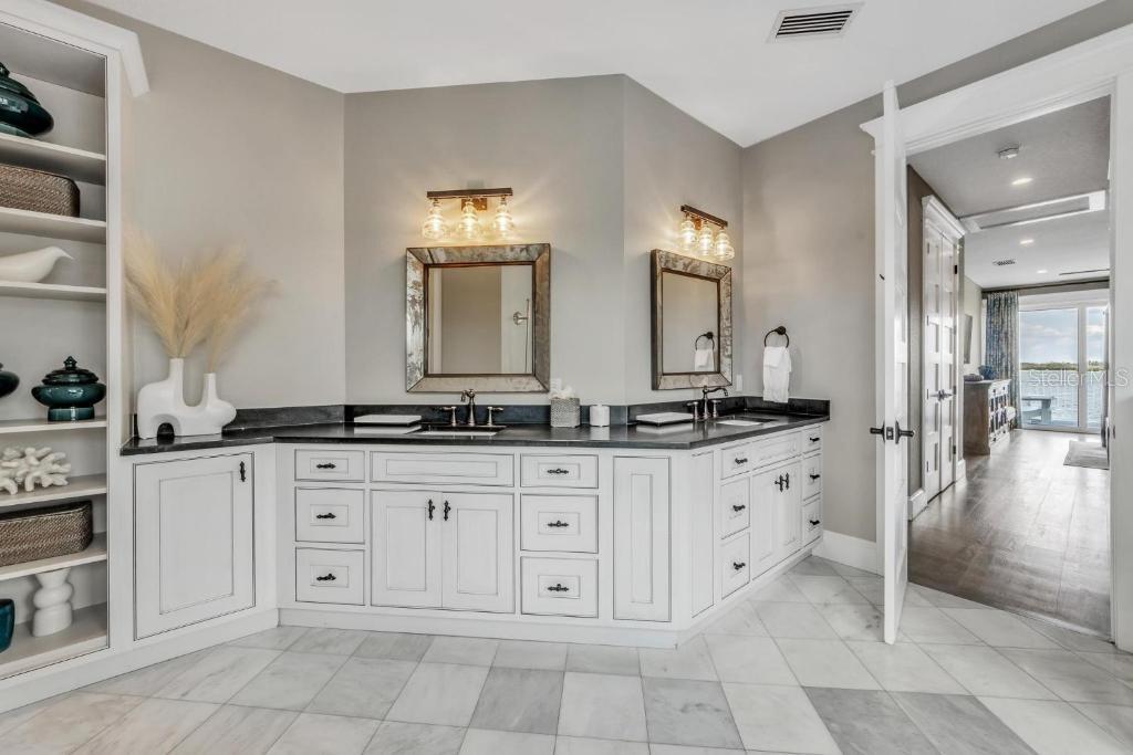 A4660710 Property Photo