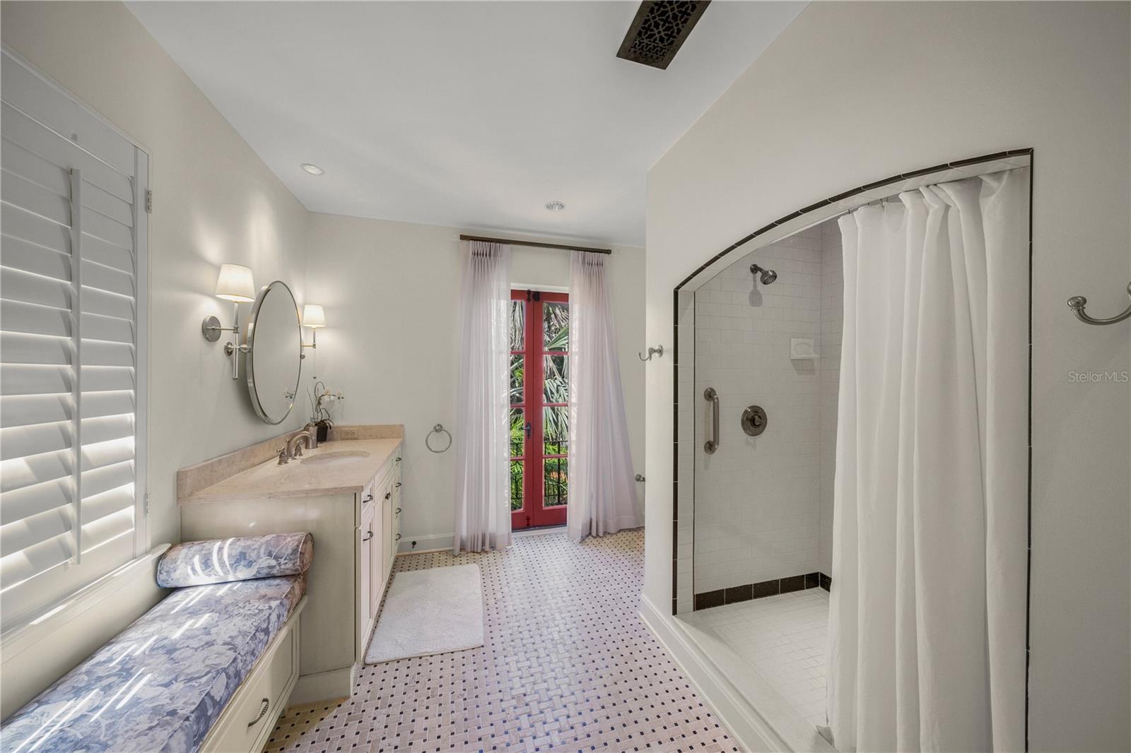 A4661401 Property Photo