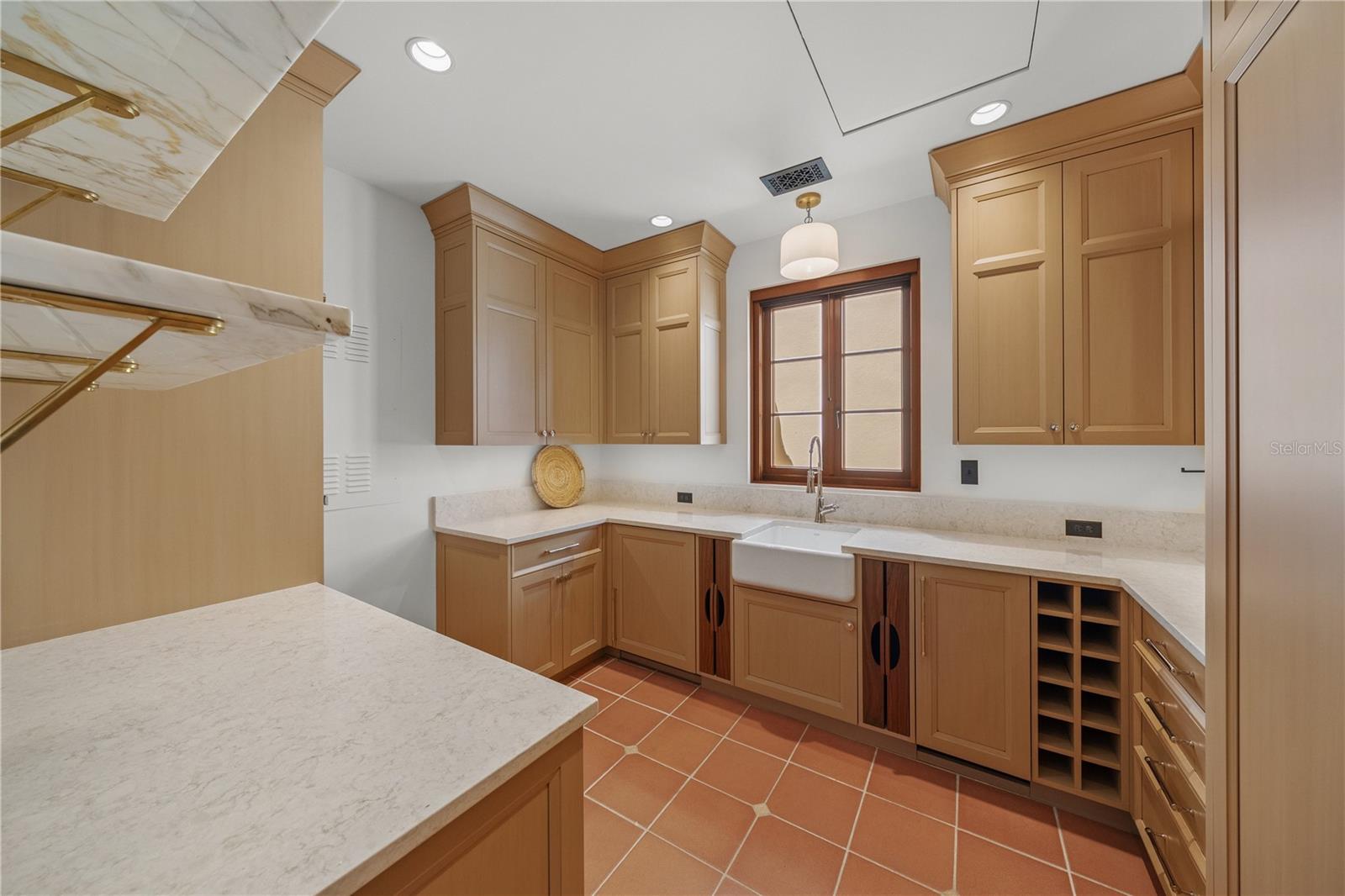 A4661401 Property Photo