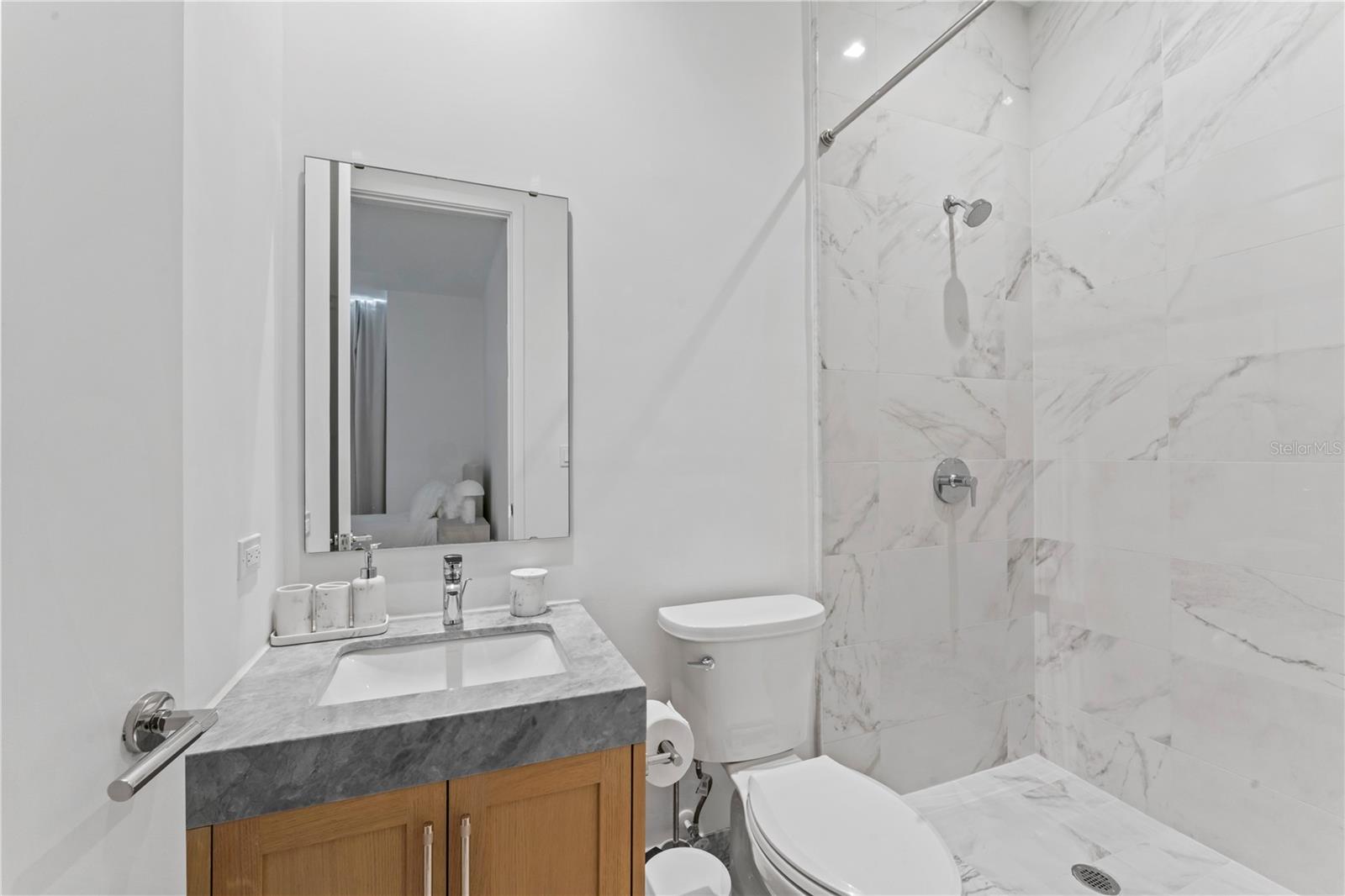 TB8425115 Property Photo