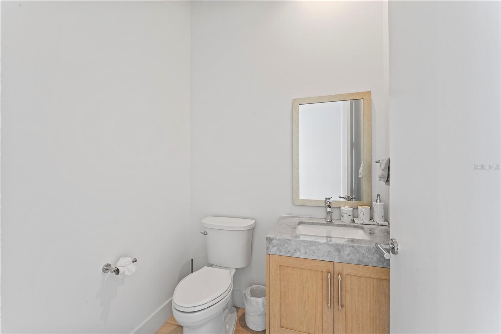 TB8425115 Property Photo