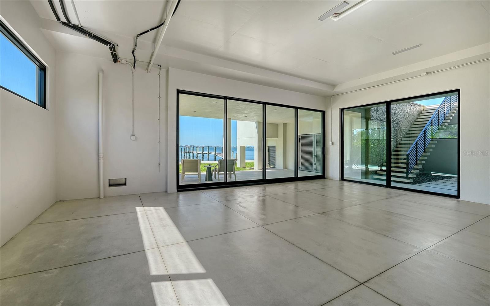 A4665863 Property Photo