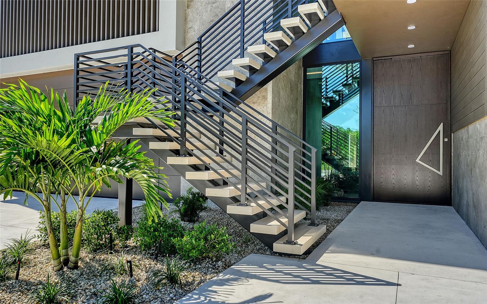A4665863 Property Photo