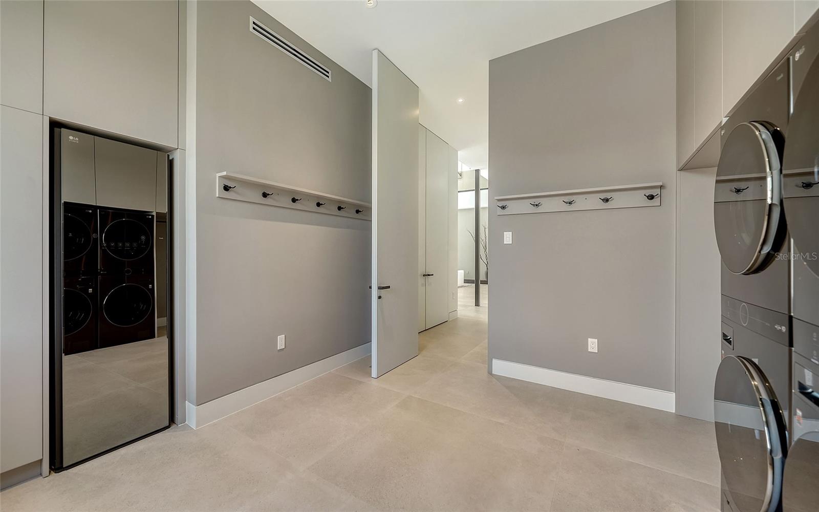 A4665863 Property Photo