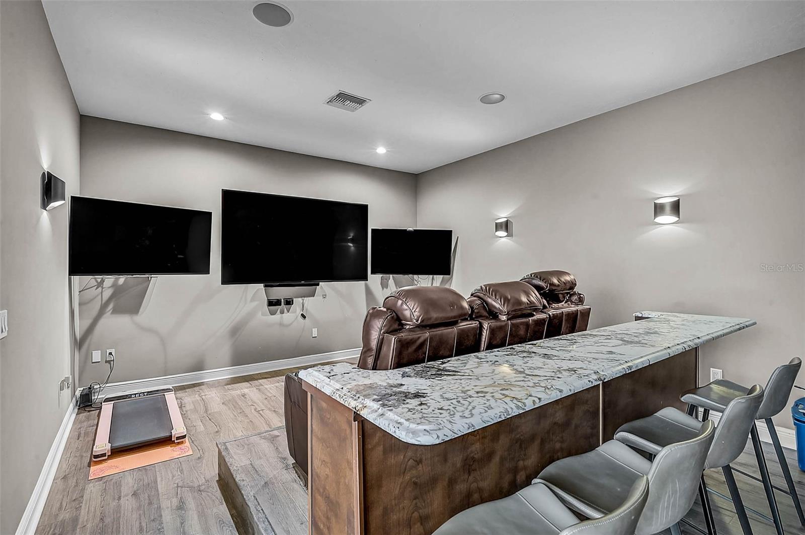 A4667142 Property Photo