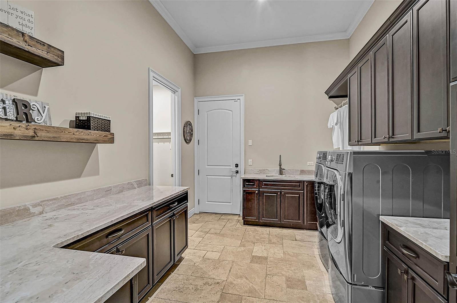 A4667142 Property Photo