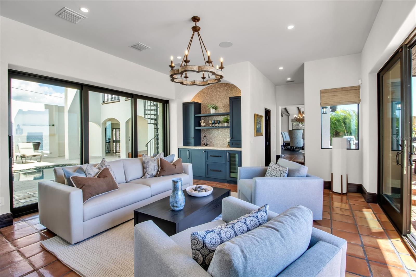 A4667263 Property Photo