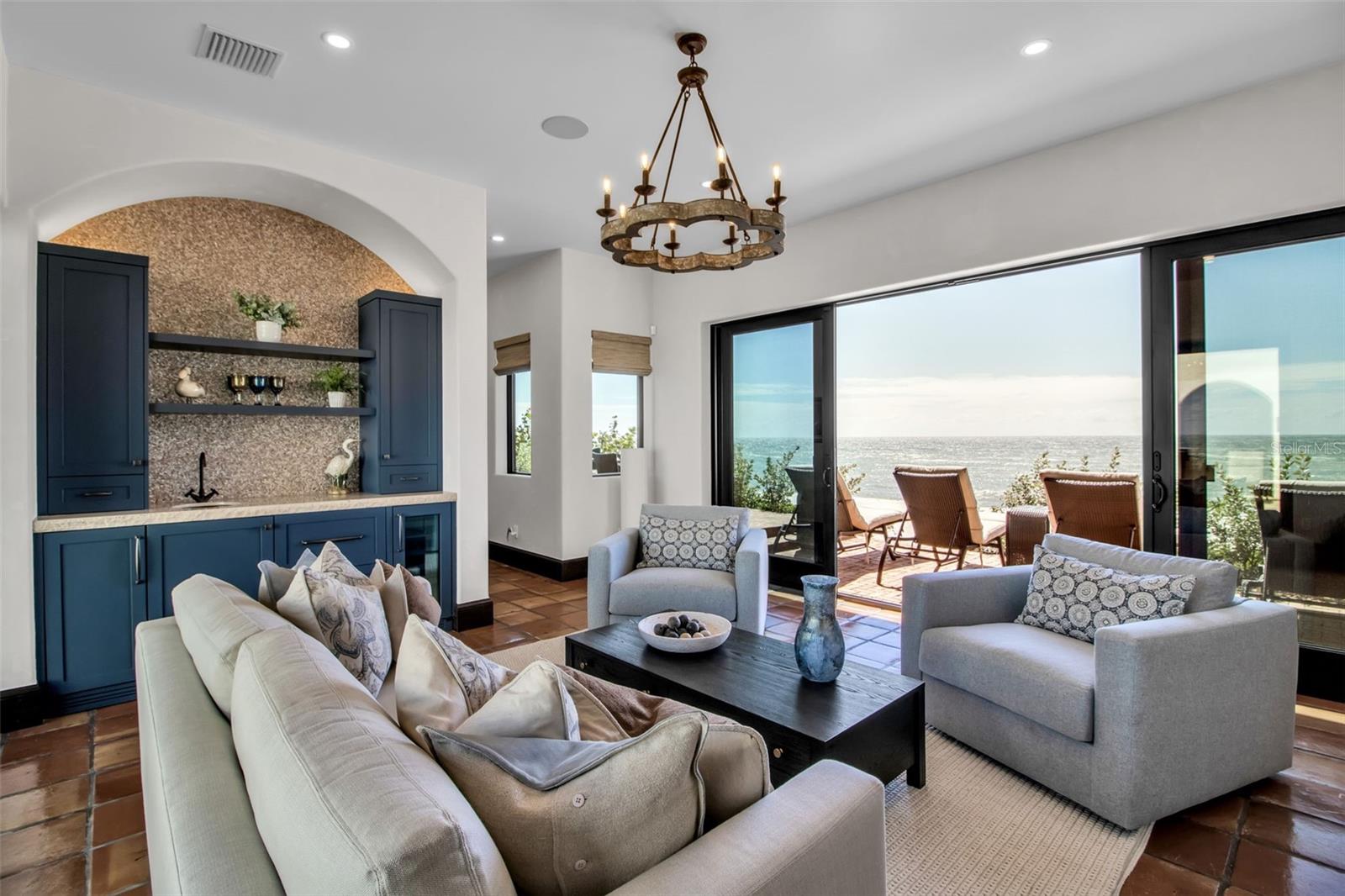 A4667263 Property Photo