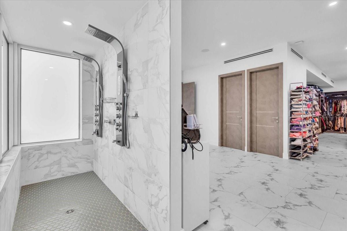 A4667415 Property Photo