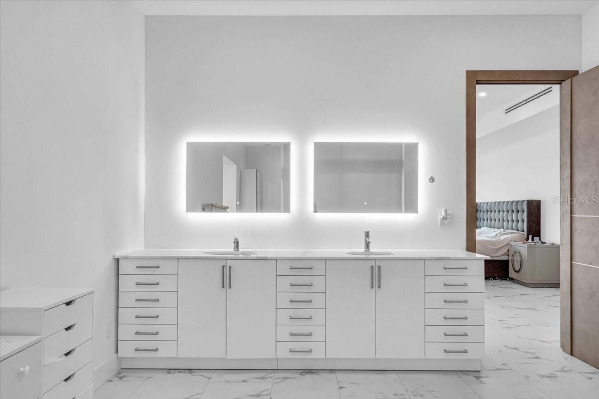 A4667415 Property Photo