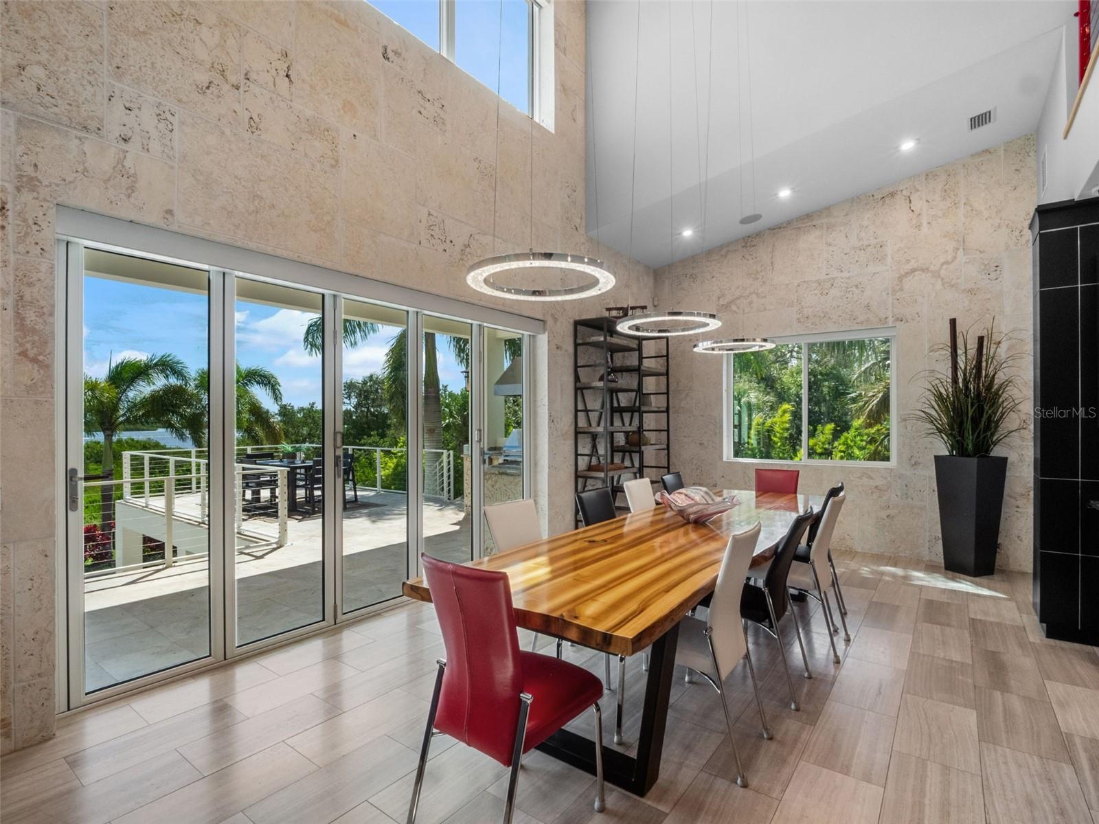 O6350479 Property Photo