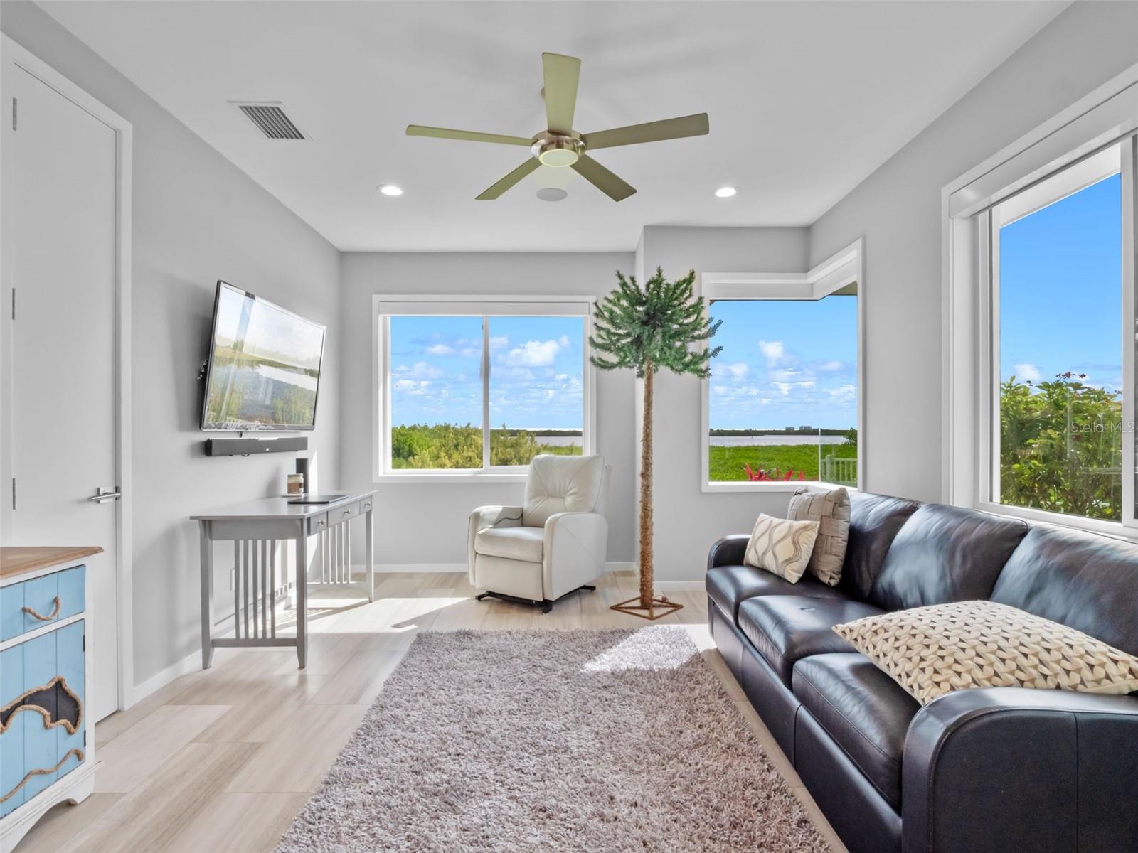 O6350479 Property Photo