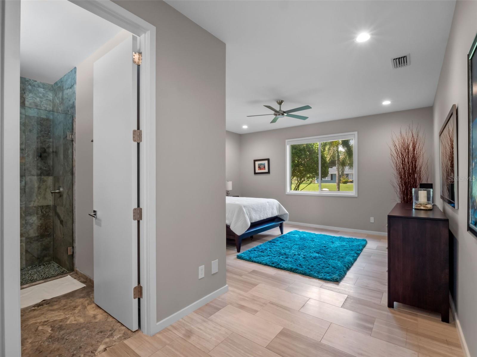 O6350479 Property Photo